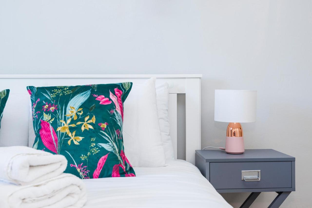 Welcomestay Colliers Wood Two Bed Apartment - Home Away From Home Londyn Zewnętrze zdjęcie